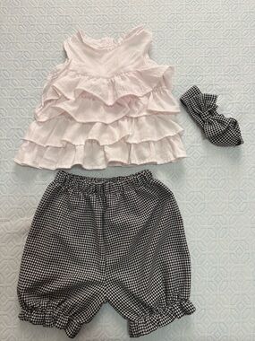 Light Pink Ruffled Baby Top with Black & White Houndstooth Bloomers